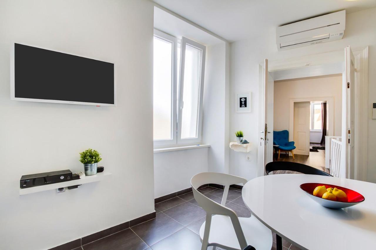 Divinity's - Old Town Center Apartamento *